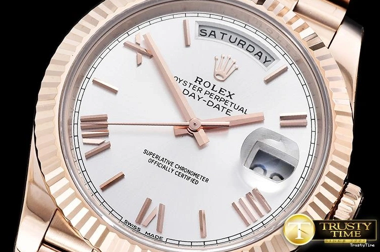 0306 RDD0208A – DayDate 40mm FlexibleFit 680